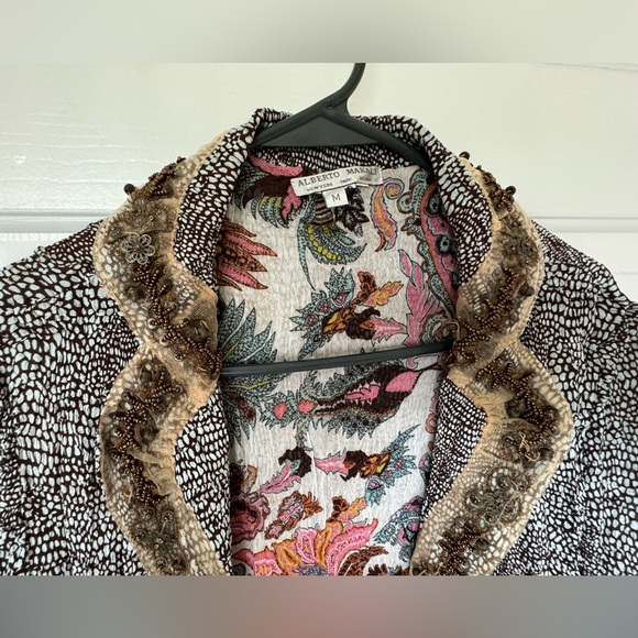 Bronze beading and lace accents on collar, cuffs & pockets: flattering cut. - Picture 3 of 9